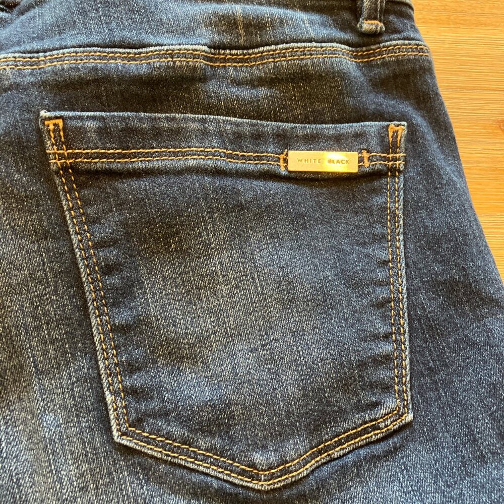 White‎ House Black Market The Slim Crop dark wash denim jean size 4 - Picture 2 of 8